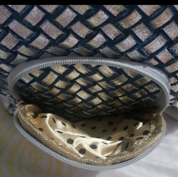 Handbag - Picture 9 of 15